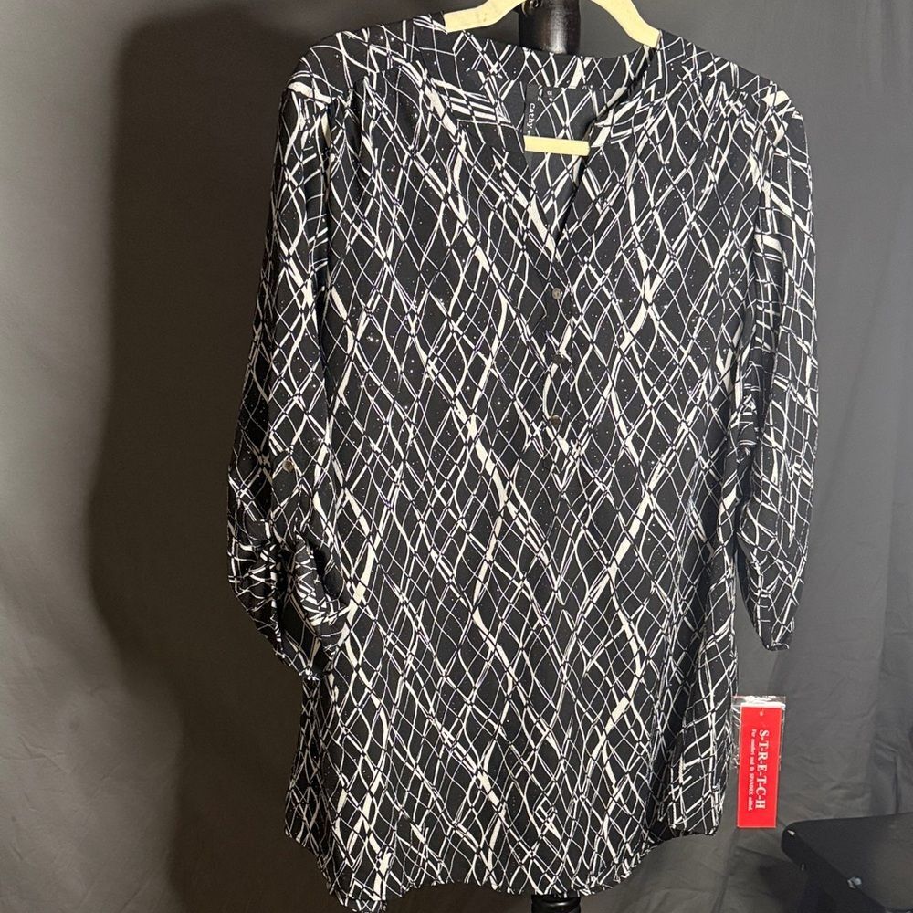 Black and White Geometric Blouse